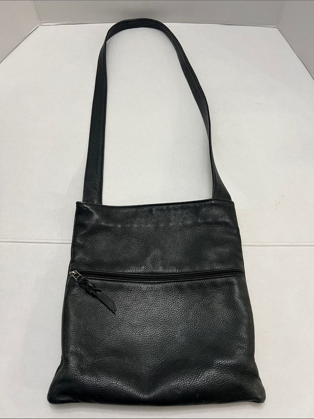 SVEN USA VINTAGE BLACK PEBBLED LEATHER CROSSBODY BAG 90’s MINIMALIST